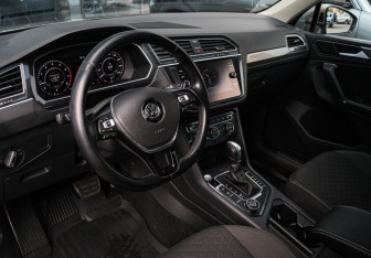 Подержанный автомобиль Volkswagen Tiguan 2018 года (12 фото)