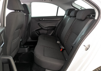 Подержанный автомобиль Skoda Rapid Liftback 2022 года (18 фото)