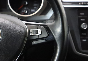 Подержанный автомобиль Volkswagen Tiguan 2019 года (15 фото)