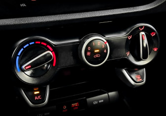 Подержанный автомобиль Kia Rio Hatchback 2019 года (24 фото)