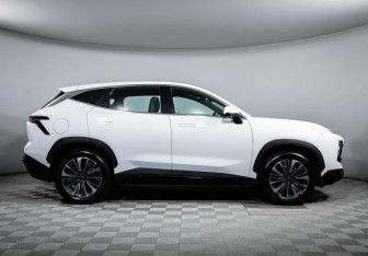 Подержанный автомобиль Jetour Dashing 2023 года (4 фото)