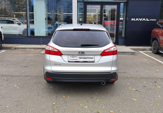 Подержанный автомобиль Ford Focus Wagon 2012 года (6 фото)