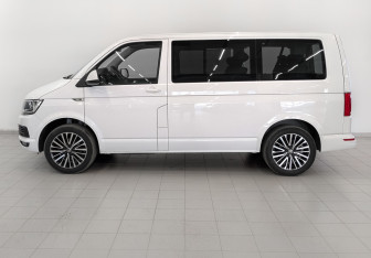 Подержанный автомобиль Volkswagen Caravelle 2019 года (8 фото)