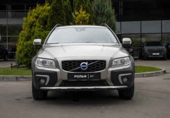 Подержанный автомобиль Volvo XC70 2014 года (2 фото)