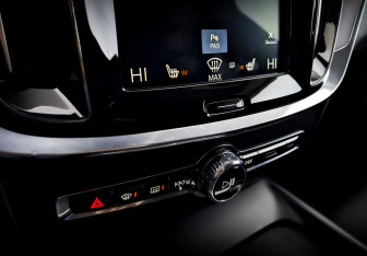 Подержанный автомобиль Volvo V60 2020 года (29 фото)