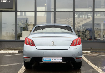 Подержанный автомобиль Peugeot 508 Sedan 2012 года (6 фото)