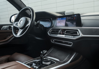 Подержанный автомобиль BMW X7 2019 года (15 фото)