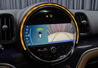 Подержанный автомобиль MINI Countryman 2021 года (21 фото)