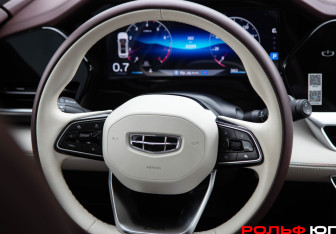 Подержанный автомобиль Geely Monjaro 2024 года (12 фото)