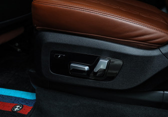 Подержанный автомобиль BMW X7 2020 года (28 фото)
