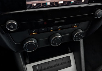 Подержанный автомобиль Skoda Octavia Liftback 2018 года (26 фото)