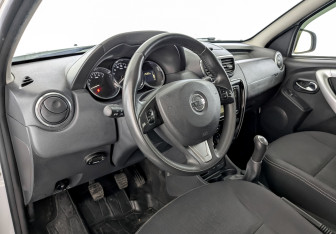 Подержанный автомобиль Nissan Terrano 2021 года (16 фото)