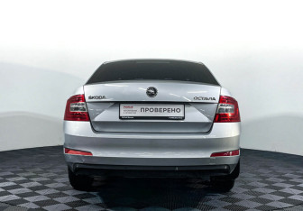 Подержанный автомобиль Skoda Octavia Liftback 2014 года (6 фото)