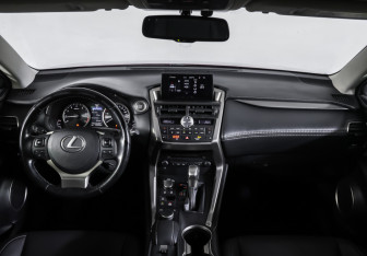 Подержанный автомобиль Lexus NX 2016 года (17 фото)