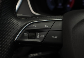 Подержанный автомобиль Audi Q5 2021 года (13 фото)