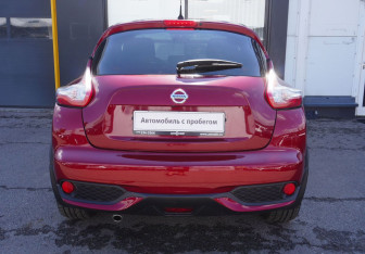 Подержанный автомобиль Nissan Juke 2017 года (6 фото)