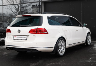 Подержанный автомобиль Volkswagen Passat Wagon 2013 года (5 фото)