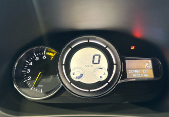 Подержанный автомобиль Renault Fluence 2012 года (14 фото)