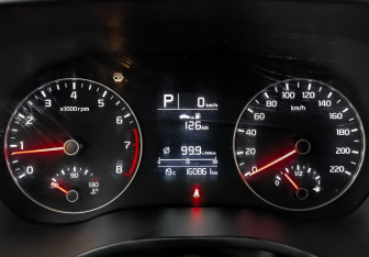 Подержанный автомобиль Kia Rio Hatchback 2021 года (15 фото)