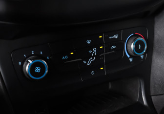 Подержанный автомобиль Ford Focus Wagon 2016 года (15 фото)