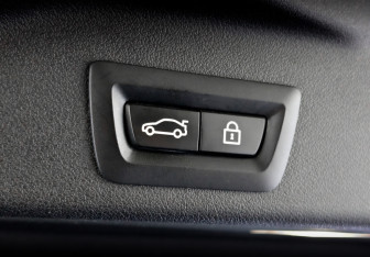 Подержанный автомобиль BMW X5 2020 года (26 фото)