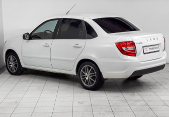 Подержанный автомобиль LADA (ВАЗ) Granta Sedan 2021 года (6 фото)