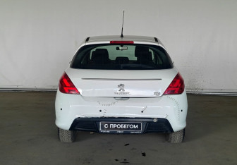Подержанный автомобиль Peugeot 308 Hatchback 2011 года (6 фото)