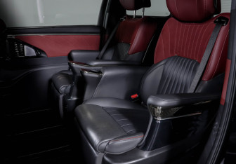 Подержанный автомобиль GAC M8 2024 года (10 фото)