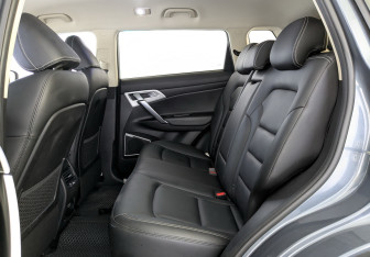 Подержанный автомобиль Geely Atlas 2019 года (10 фото)