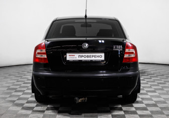 Подержанный автомобиль Skoda Octavia Liftback 2006 года (6 фото)