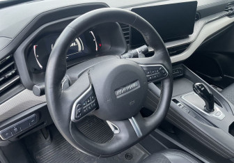Подержанный автомобиль Haval F7 2022 года (14 фото)
