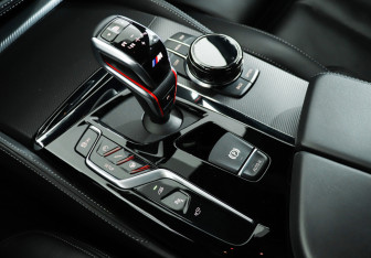 Подержанный автомобиль BMW M5 Sedan 2018 года (25 фото)