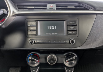 Подержанный автомобиль Kia Rio Hatchback 2021 года (15 фото)