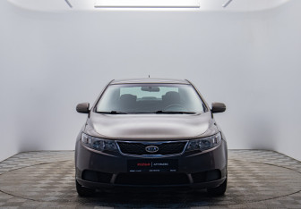 Подержанный автомобиль Kia Cerato Sedan 2012 года (8 фото)