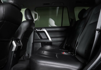 Подержанный автомобиль Toyota Land Cruiser Prado 2020 года (21 фото)