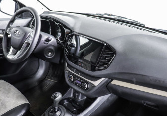 Подержанный автомобиль LADA (ВАЗ) Vesta Sedan 2017 года (5 фото)