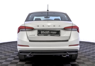 Подержанный автомобиль Skoda Rapid Liftback 2021 года (6 фото)