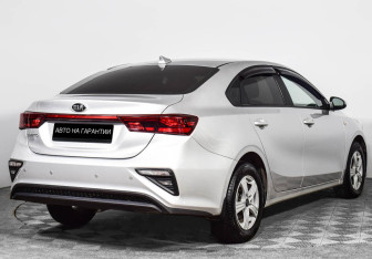 Подержанный автомобиль Kia Cerato Sedan 2020 года (3 фото)