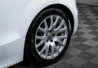 Подержанный автомобиль Audi TT Coupe 2012 года (15 фото)