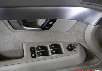 Подержанный автомобиль Audi A4 Sedan 2005 года (13 фото)