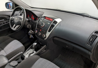 Подержанный автомобиль Kia Ceed Wagon 2010 года (19 фото)
