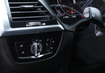 Подержанный автомобиль BMW X3 2020 года (25 фото)