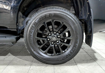 Подержанный автомобиль Toyota Land Cruiser Prado 2019 года (18 фото)
