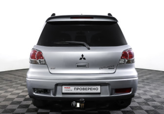 Подержанный автомобиль Mitsubishi Outlander 2003 года (6 фото)