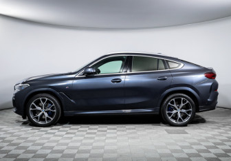 Подержанный автомобиль BMW X6 2020 года (8 фото)