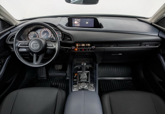 Подержанный автомобиль Mazda CX-30 2020 года (16 фото)