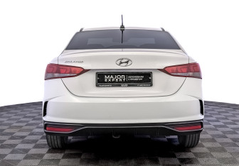 Подержанный автомобиль Hyundai Solaris Sedan 2021 года (6 фото)