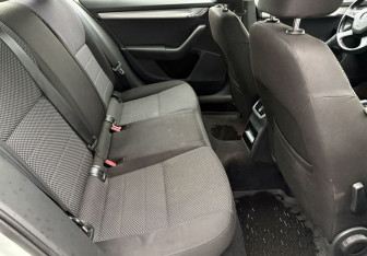 Подержанный автомобиль Skoda Octavia Wagon 2014 года (11 фото)