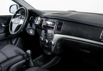 Подержанный автомобиль SsangYong Actyon 2012 года (8 фото)