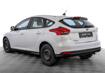 Подержанный автомобиль Ford Focus Hatchback 2019 года (7 фото)